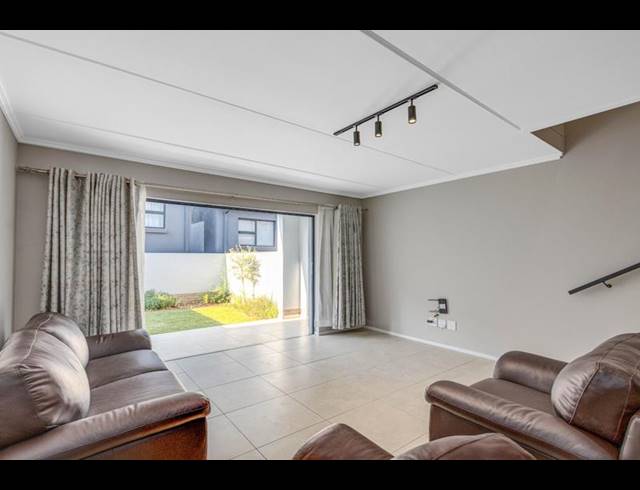 4 BEDROOM PROPERTY TO RENT IN BRYANSTON